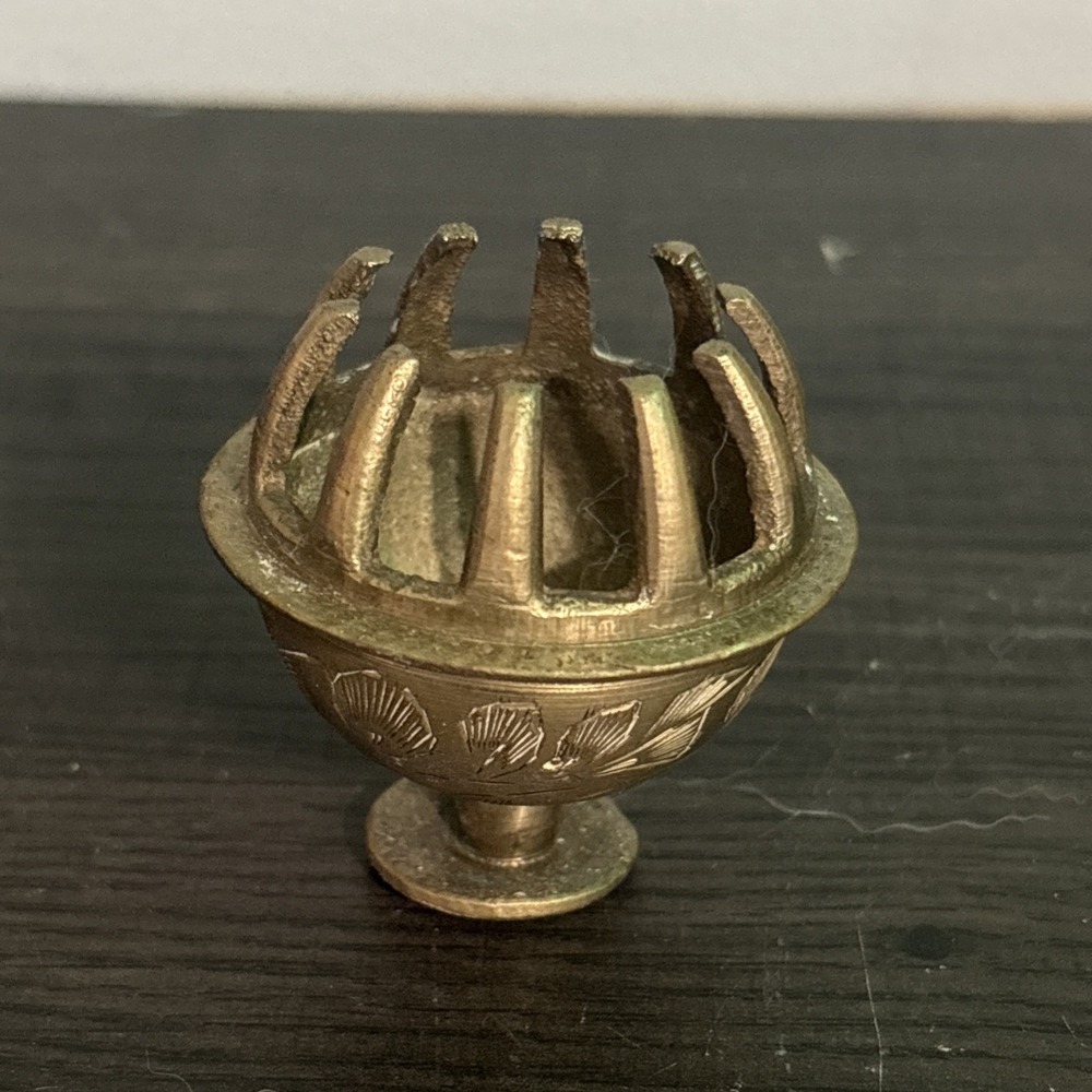 Vintage Brass Elephant Claw Engraved Bell/Temple Prayer Chime